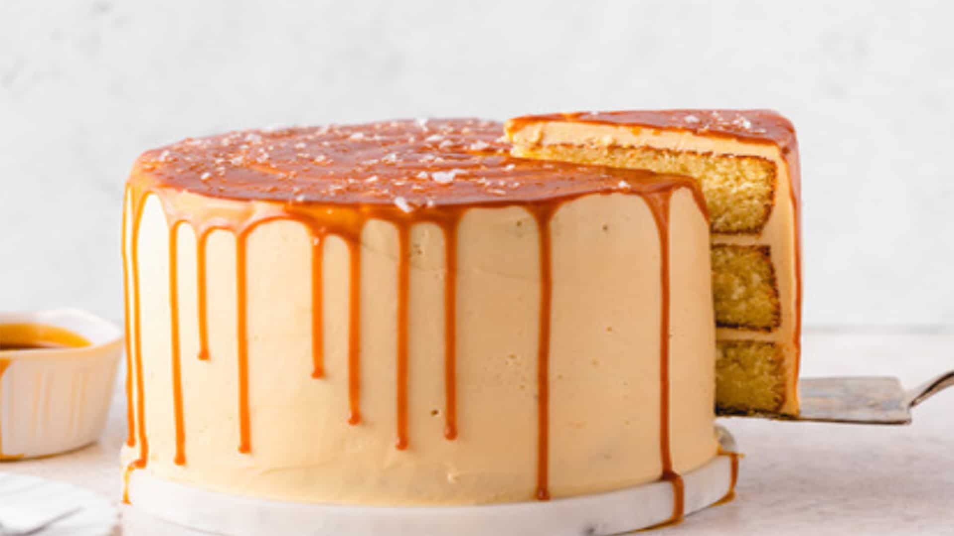 sea salt caramel cake,caramel cakes,how to make caramel cakes,baking with caramel,creamy caramel pudding,salted caramel cake,best dessert